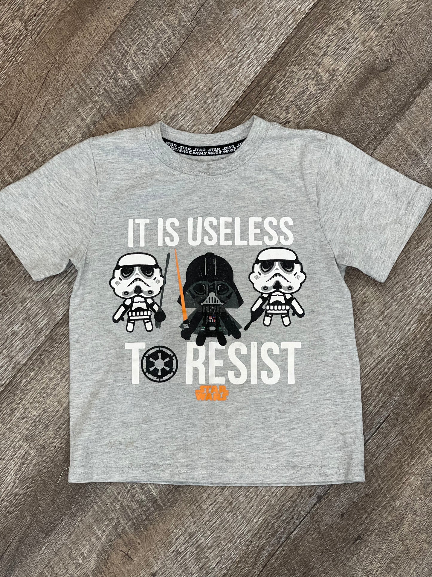 T-Shirt « It’s Useless to Resist » Star Wars - 4T